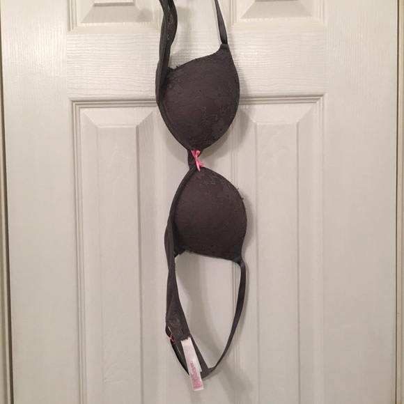 Bras - Picture 2 of 3